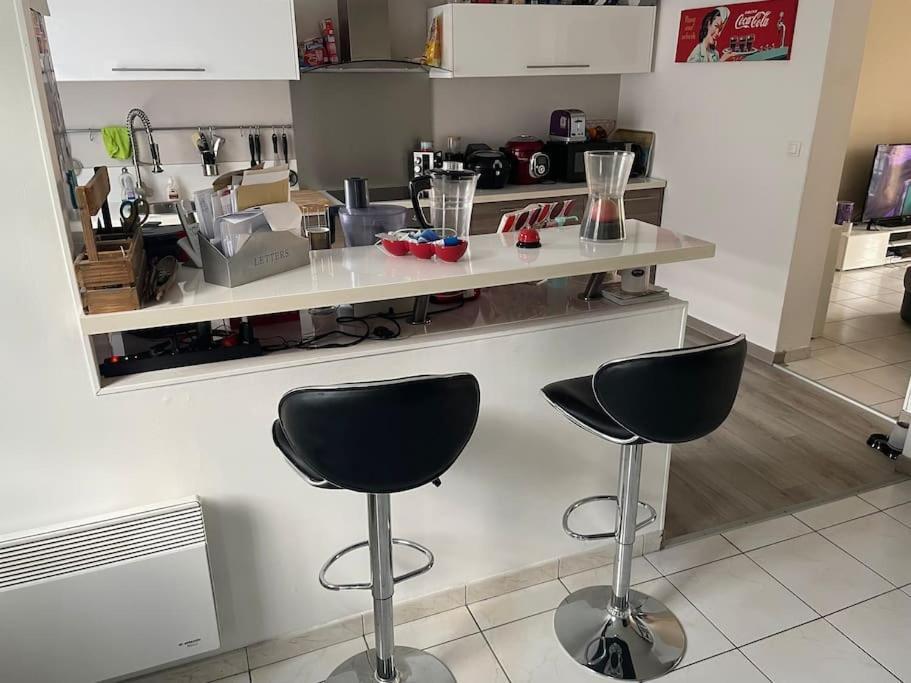 Centre Pierrefonds Superbe Appartement + Parking 외부 사진