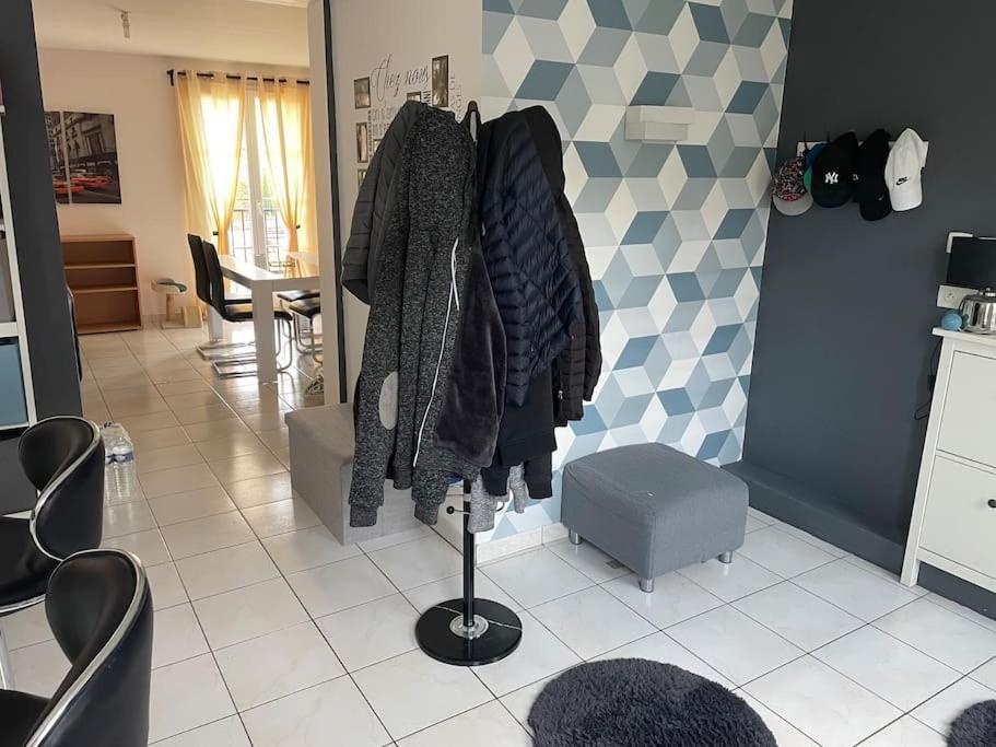 Centre Pierrefonds Superbe Appartement + Parking 외부 사진